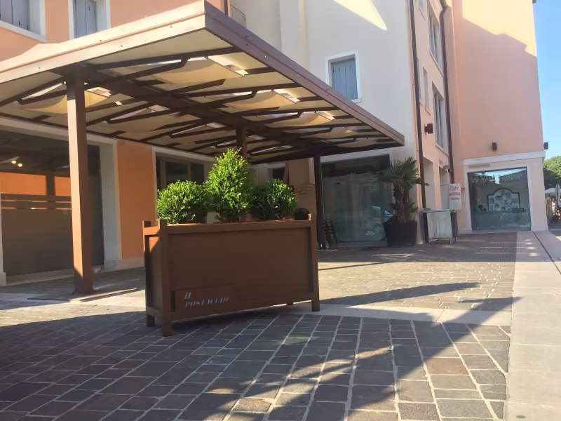 Tettoia su misura per esterni - struttura resistente e durevole Eurocover